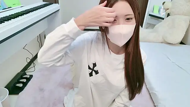 Snapshot of -SHINON- chatting on February 9, 2025, 8:54 am -SHINON- online show from February 9, 2025, 8:54 am