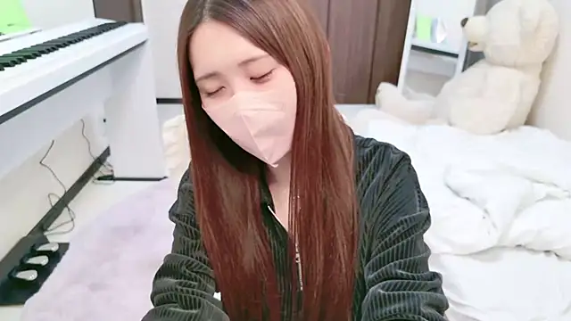 Snapshot of -SHINON- chatting on March 6, 2025, 2:51 pm -SHINON- online show from March 6, 2025, 2:51 pm