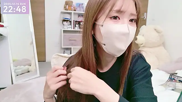 Snapshot of -SHINON- chatting on December 14, 2025, 1:49 pm -SHINON- online show from December 14, 2025, 1:49 pm