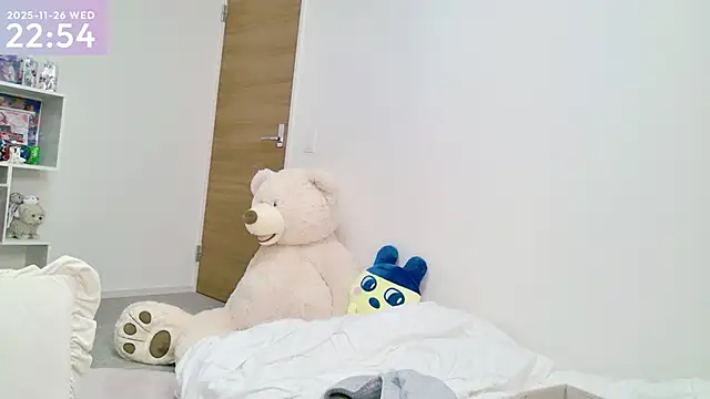 Snapshot of -SHINON- chatting on November 26, 2025, 1:55 pm -SHINON- online show from November 26, 2025, 1:55 pm