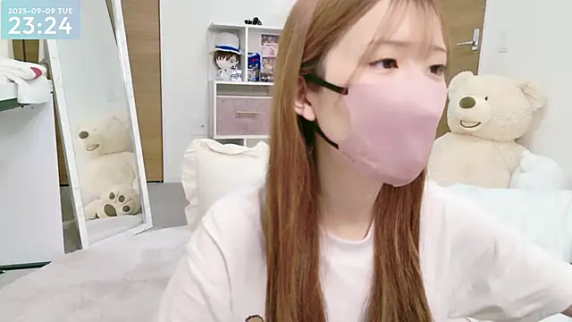 Snapshot of -SHINON- chatting on September 9, 2025, 2:26 pm -SHINON- online show from September 9, 2025, 2:26 pm