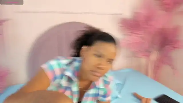 Snapshot of Isabellsmmith chatting on October 14, 2025, 7:36 pm Isabellsmmith online show from October 14, 2025, 7:36 pm