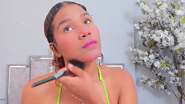 Snapshot of Isabellsmmith chatting on February 28, 2025, 10:39 pm Isabellsmmith online show from February 28, 2025, 10:39 pm