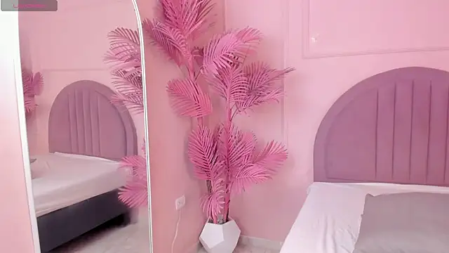 Snapshot of Isabellsmmith chatting on September 30, 2025, 8:04 pm Isabellsmmith online show from September 30, 2025, 8:04 pm