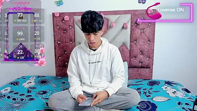 Snapshot of Santy_carrington chatting on March 15, 2025, 6:47 am Santy carrington online show from March 15, 2025, 6:47 am