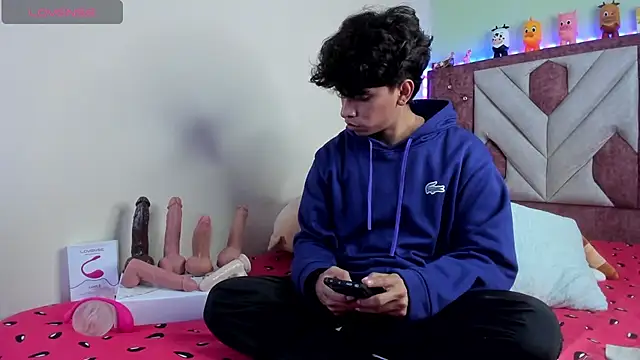 Snapshot of Santy_carrington chatting on September 23, 2025, 3:46 am Santy carrington online show from September 23, 2025, 3:46 am