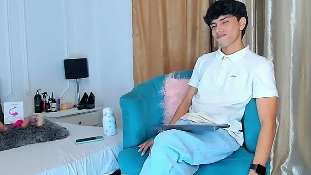 Snapshot of Santy_carrington chatting on January 22, 2025, 11:43 pm Santy carrington online show from January 22, 2025, 11:43 pm