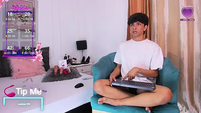 Snapshot of Santy_carrington chatting on February 5, 2025, 8:35 pm Santy carrington online show from February 5, 2025, 8:35 pm