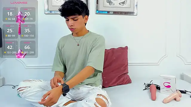 Snapshot of Santy_carrington chatting on January 7, 2025, 8:42 pm Santy carrington online show from January 7, 2025, 8:42 pm