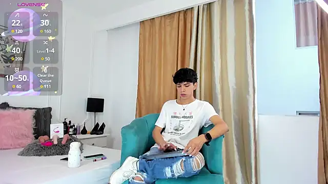 Snapshot of Santy_carrington chatting on January 24, 2025, 12:52 pm Santy carrington online show from January 24, 2025, 12:52 pm