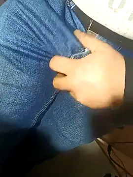 Snapshot of franko1987 chatting on March 3, 2025, 5:26 am franko1987 online show from March 3, 2025, 5:26 am