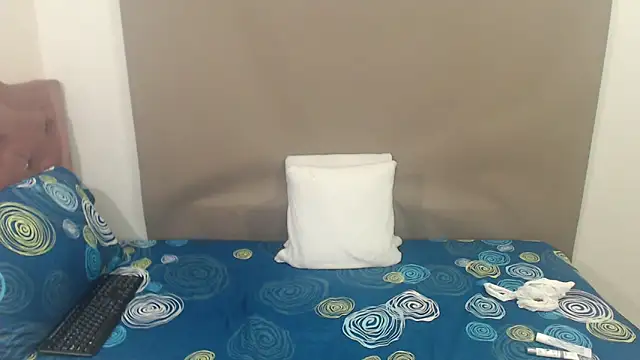 Snapshot of kimberlyjamexxx chatting on February 22, 2026, 4:15 am kimberlyjamexxx online show from February 22, 2026, 4:15 am