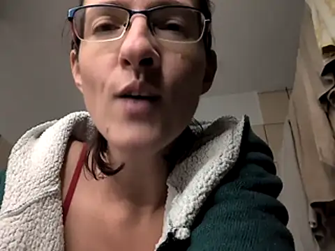 Milky hairy mommy online show from November 25, 2025, 9:26 pm