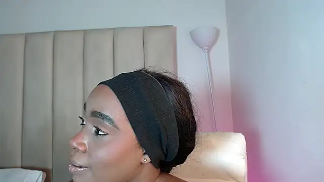 Snapshot of Britanymooree chatting on July 3, 2026, 10:49 pm Britanymooree online show from July 3, 2026, 10:49 pm