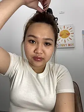 Snapshot of Odette68 chatting on December 21, 2025, 12:24 am Odette68 online show from December 21, 2025, 12:24 am