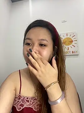 Snapshot of Odette68 chatting on November 18, 2025, 4:27 am Odette68 online show from November 18, 2025, 4:27 am