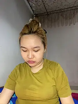 Odette68 online show from May 8, 2026, 12:03 am