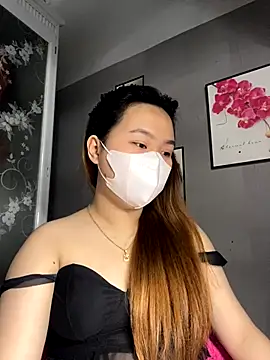 Snapshot of Odette68 chatting on September 10, 2025, 11:59 pm Odette68 online show from September 10, 2025, 11:59 pm