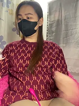 Snapshot of Odette68 chatting on March 19, 2025, 5:08 am Odette68 online show from March 19, 2025, 5:08 am