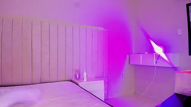 Snapshot of Littleolivia_ chatting on December 3, 2025, 12:37 pm Littleolivia online show from December 3, 2025, 12:37 pm