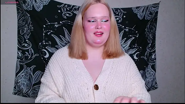 rozzhaos8 online show from February 11, 2026, 8:09 pm