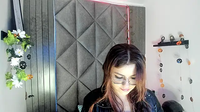 AbbyWathson online show from October 21, 2025, 8:19 pm