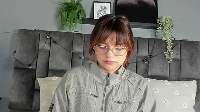 AbbyWathson online show from November 24, 2025, 11:32 am