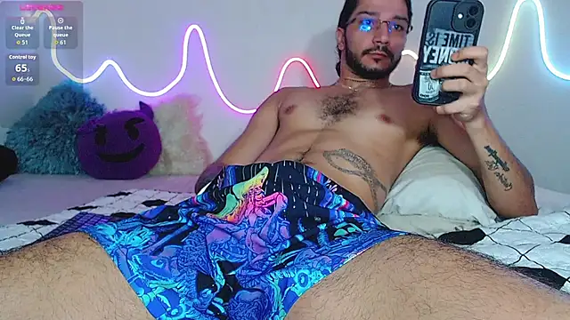 Snapshot of bobsexy08 chatting on November 5, 2025, 11:46 am bobsexy08 online show from November 5, 2025, 11:46 am