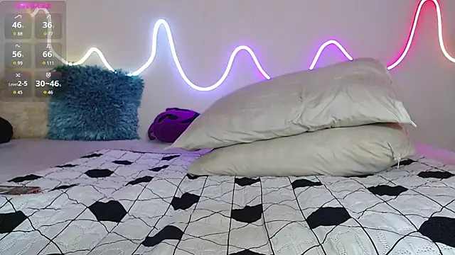 Snapshot of bobsexy08 chatting on November 8, 2025, 1:47 pm bobsexy08 online show from November 8, 2025, 1:47 pm