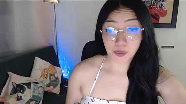 Snapshot of Suzanne_abbey chatting on February 8, 2026, 12:52 am Suzanne abbey online show from February 8, 2026, 12:52 am