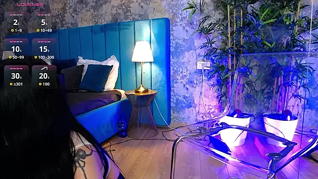 CreamyInkky  online show from February 19, 2026, 8:11 am