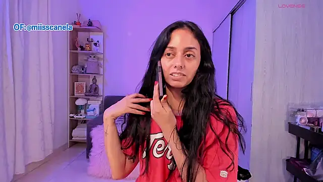 Snapshot of Aleja24Evans chatting on December 14, 2025, 2:07 am Aleja24Evans online show from December 14, 2025, 2:07 am