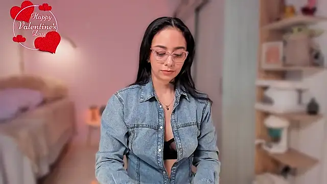 Snapshot of Aleja24Evans chatting on February 15, 2026, 6:07 pm Aleja24Evans online show from February 15, 2026, 6:07 pm