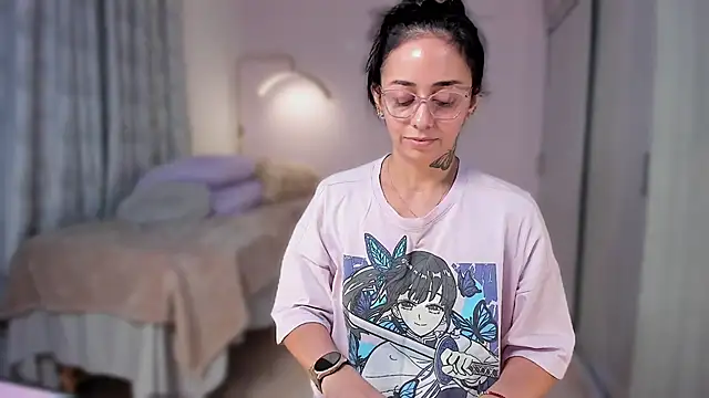 Snapshot of Aleja24Evans chatting on February 24, 2026, 1:06 am Aleja24Evans online show from February 24, 2026, 1:06 am