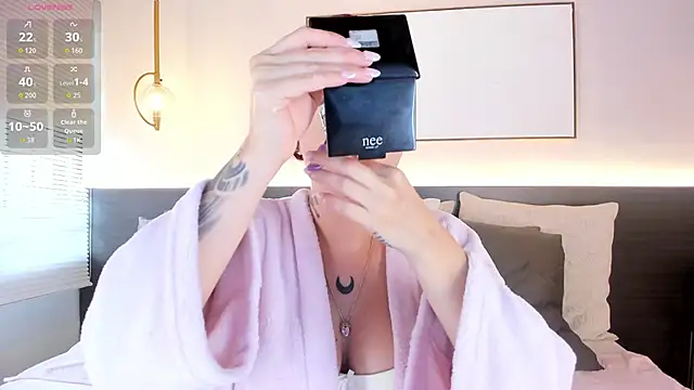 StacyRigel online show from February 10, 2026, 8:08 pm