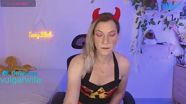 Snapshot of vulgar_wife chatting on October 26, 2025, 4:51 pm vulgar wife online show from October 26, 2025, 4:51 pm