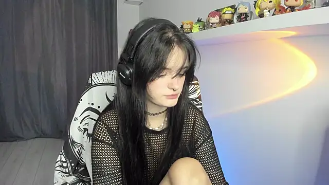 SashaSunlight online show from November 13, 2025, 6:23 pm