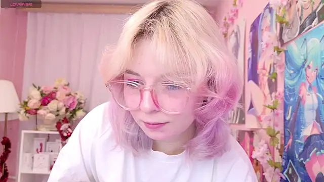 Snapshot of Coconut_Mia chatting on December 17, 2025, 8:58 pm Coconut Mia online show from December 17, 2025, 8:58 pm