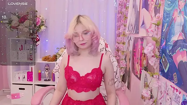 Coconut Mia online show from December 20, 2025, 9:06 pm