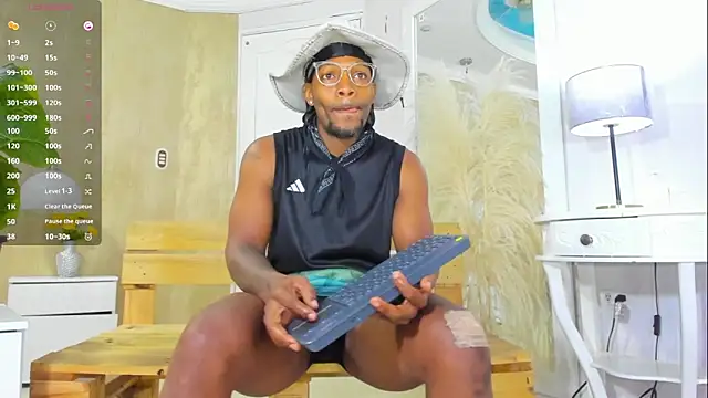 Snapshot of RicoBrown777_ chatting on February 7, 2026, 3:36 am RicoBrown777 online show from February 7, 2026, 3:36 am