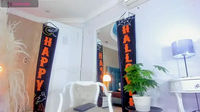 Snapshot of RicoBrown777_ chatting on October 28, 2025, 3:51 am RicoBrown777 online show from October 28, 2025, 3:51 am