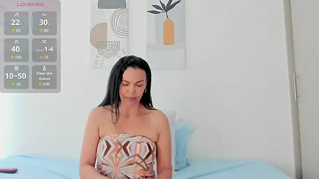 Evawalker  online show from February 28, 2026, 4:06 pm