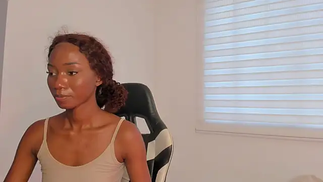 Snapshot of SavannahWildee chatting on June 18, 2026, 10:26 pm SavannahWildee online show from June 18, 2026, 10:26 pm
