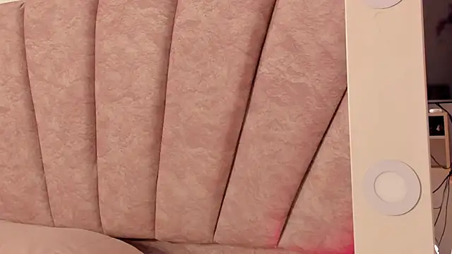 SavannahWildee online show from October 10, 2025, 1:01 pm