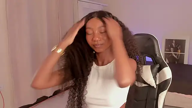 SavannahWildee online show from December 21, 2024, 9:25 pm