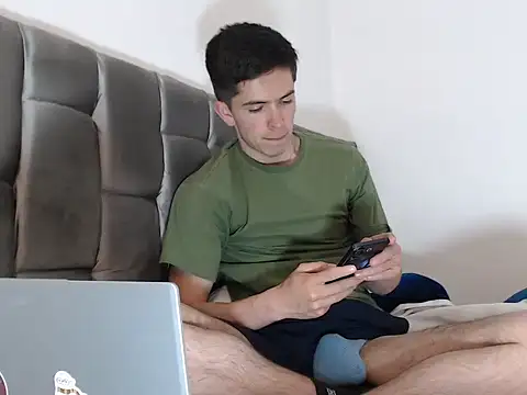 Snapshot of Eliantg chatting on October 1, 2025, 11:41 pm Eliantg online show from October 1, 2025, 11:41 pm