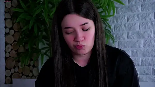 LowOncoming online show from May 1, 2026, 10:37 pm