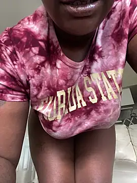 LillShayy online show from May 19, 2026, 5:09 pm