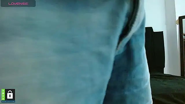 Hot-Couple--18 online show from December 23, 2024, 3:50 am