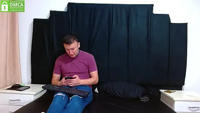 Hot-Couple--18 online show from January 20, 2025, 2:46 pm